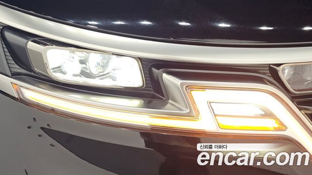 Kia Canival 2023 — photo 8