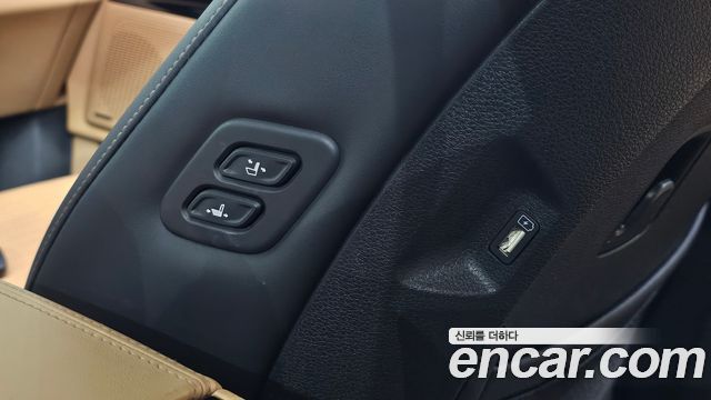 Kia Canival 2023 — photo 28