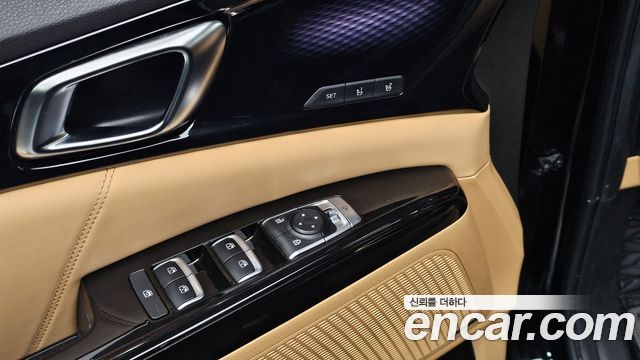 Kia Canival 2023 — photo 30