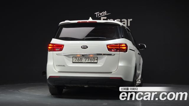 Kia Canival 2019 — photo 4
