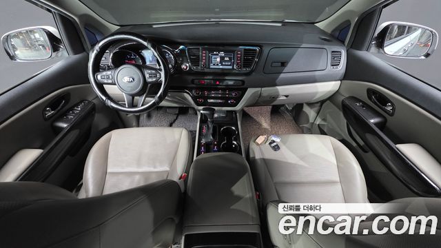 Kia Canival 2019 — photo 10