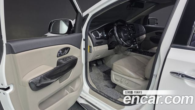 Kia Canival 2019 — photo 13