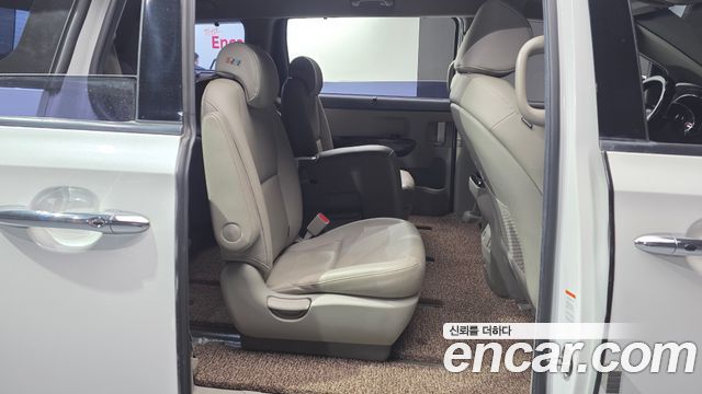 Kia Canival 2019 — photo 17