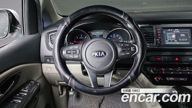 Kia Canival 2019 — photo 21