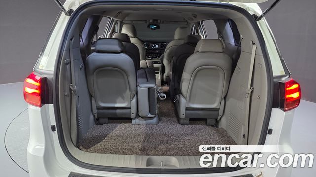 Kia Canival 2019 — photo 24