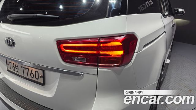 Kia Canival 2019 — photo 9
