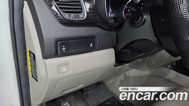 Kia Canival 2019 — photo 27