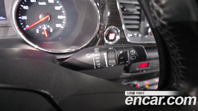 Kia Canival 2019 — photo 28