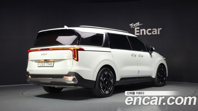 Kia Canival 2025 — photo 2