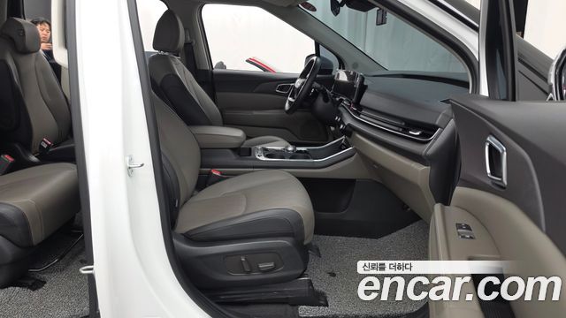 Kia Canival 2025 — photo 11
