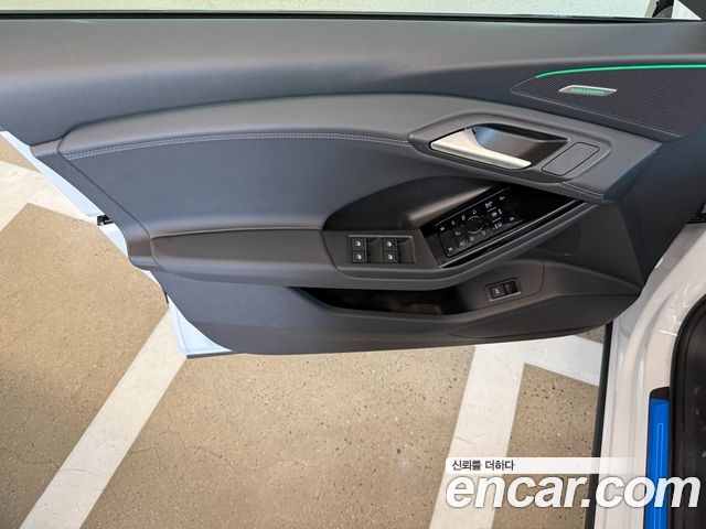Audi Q6 e-tron 2026 — photo 12