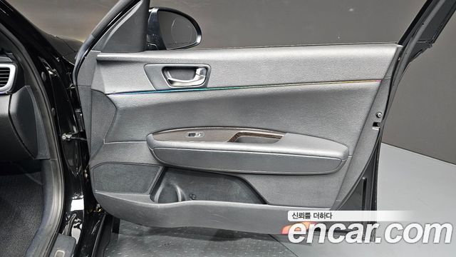 Kia K5 2016 — photo 14