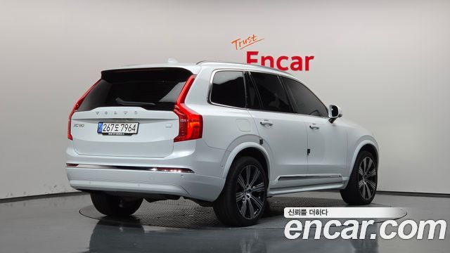 Volvo XC90 2023 — photo 2