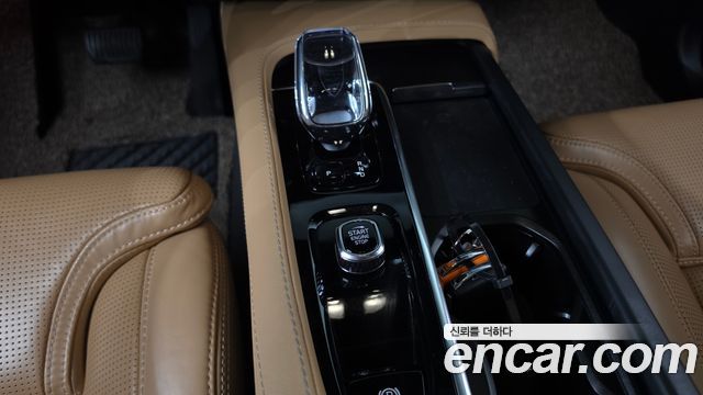 Volvo XC90 2023 — photo 9