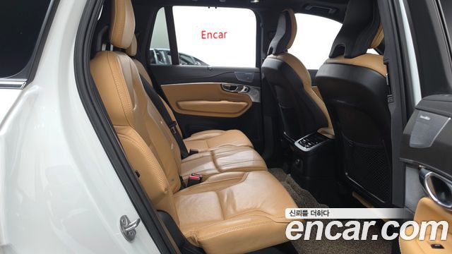 Volvo XC90 2023 — photo 12