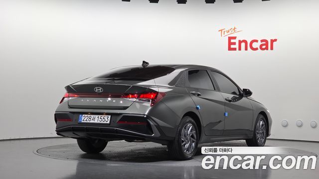 Hyundai AVANTE 2026 — photo 2