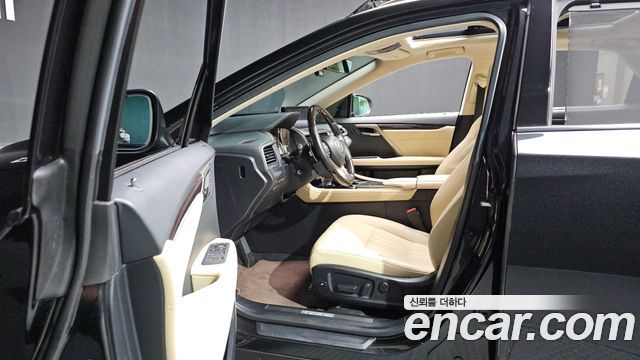Lexus RX 2022 — photo 13
