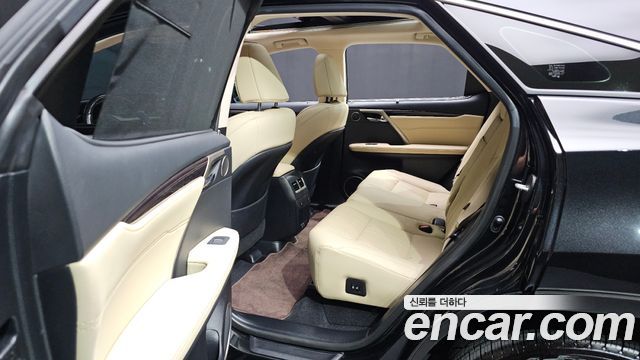 Lexus RX 2022 — photo 17