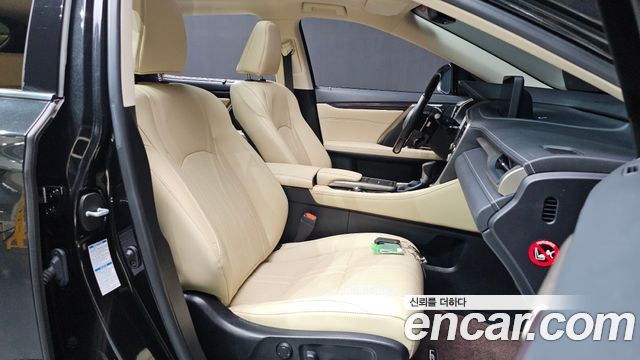 Lexus RX 2022 — photo 26