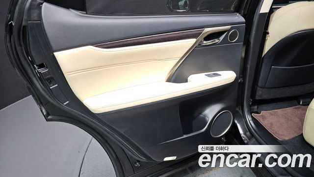 Lexus RX 2022 — photo 15
