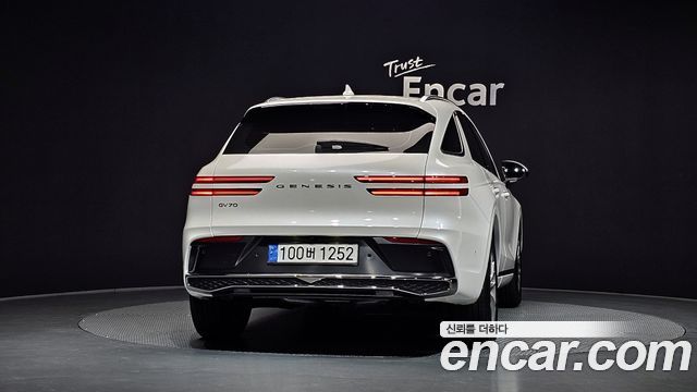 Genesis GV70 2025 — photo 4