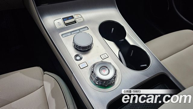 Genesis GV70 2025 — photo 12