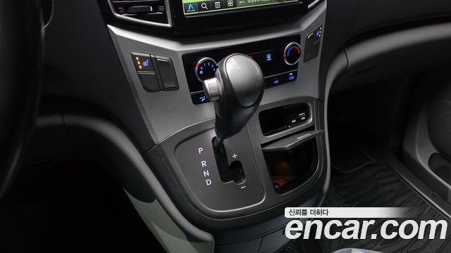 Hyundai Starex 2021 — photo 12