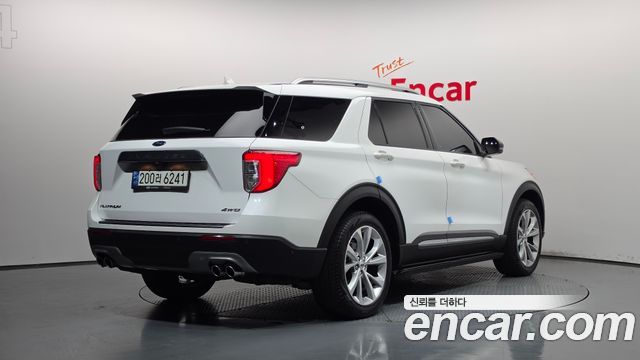 Ford Explorer 2021 — photo 2
