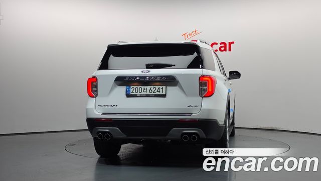 Ford Explorer 2021 — photo 4