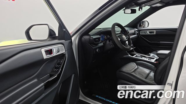 Ford Explorer 2021 — photo 13
