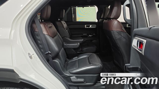 Ford Explorer 2021 — photo 17