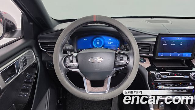 Ford Explorer 2021 — photo 18