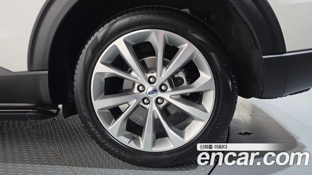 Ford Explorer 2021 — photo 7