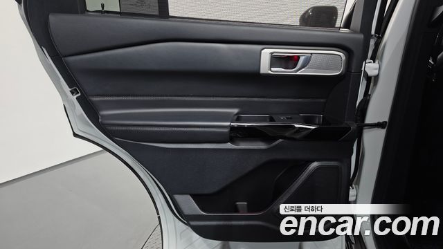 Ford Explorer 2021 — photo 15