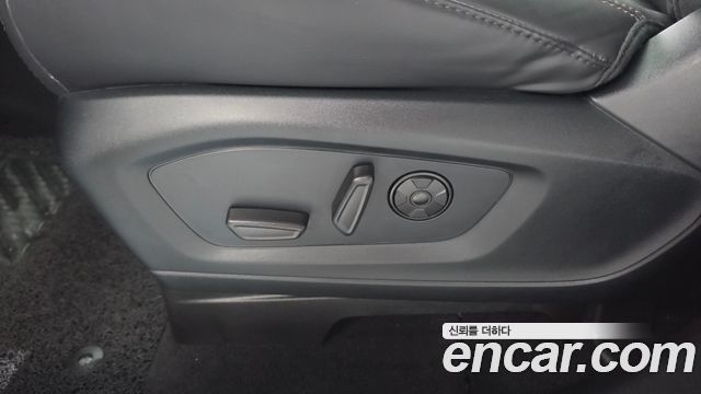 Ford Explorer 2021 — photo 31