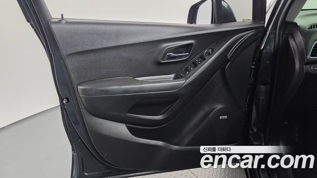 Chevrolet Korea Trax 2017 — photo 14