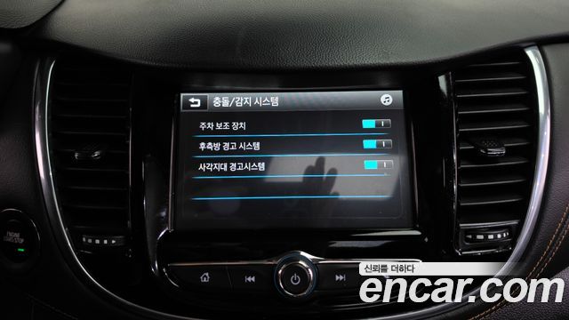 Chevrolet Korea Trax 2017 — photo 35
