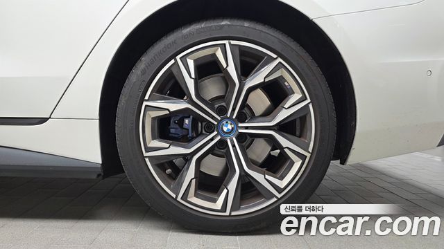 BMW i4 2024 — photo 7