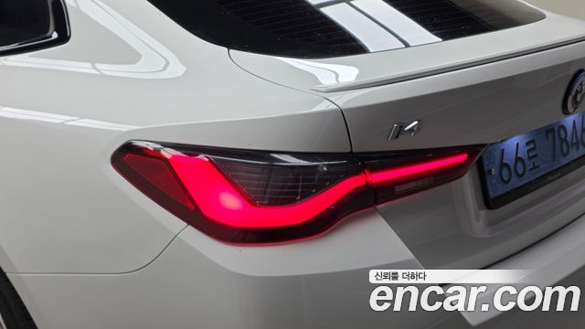 BMW i4 2024 — photo 9