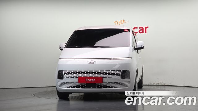 Hyundai Staria 2024 — photo 3