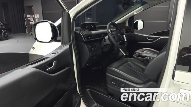 Hyundai Staria 2024 — photo 13
