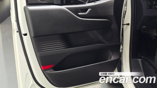 Hyundai Staria 2024 — photo 14