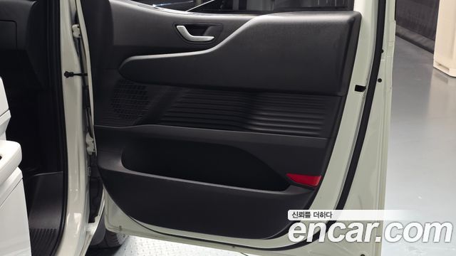 Hyundai Staria 2024 — photo 15