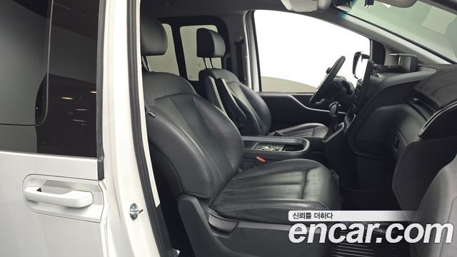 Hyundai Staria 2024 — photo 16