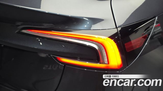 Tesla Model 3 2025 — photo 9