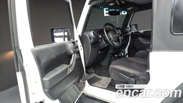 Jeep Wrangler 2014 — photo 10