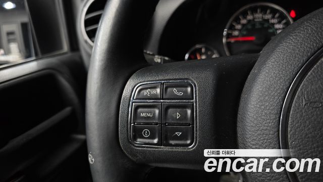 Jeep Wrangler 2014 — photo 13