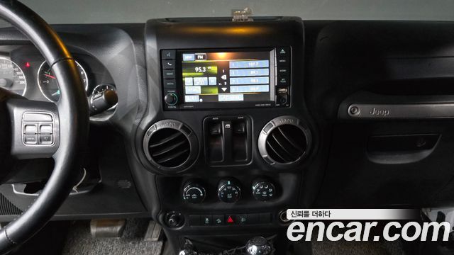 Jeep Wrangler 2014 — photo 15