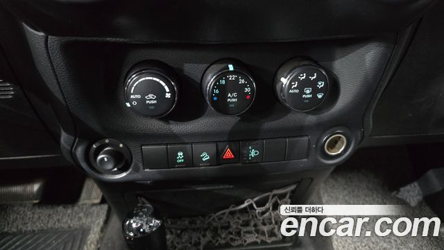 Jeep Wrangler 2014 — photo 18