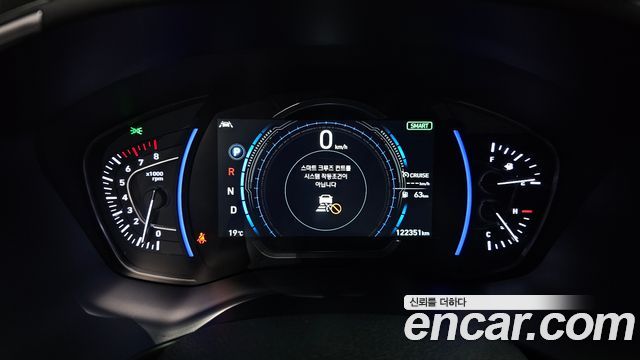 Hyundai Santafe 2019 — photo 11